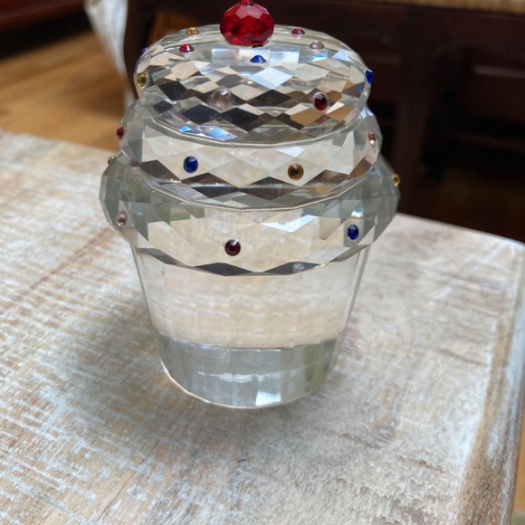 Glass/Crystal CUPCAKE Paperweight 3.5" w Sprinkles Signed - Picture 2 of 3